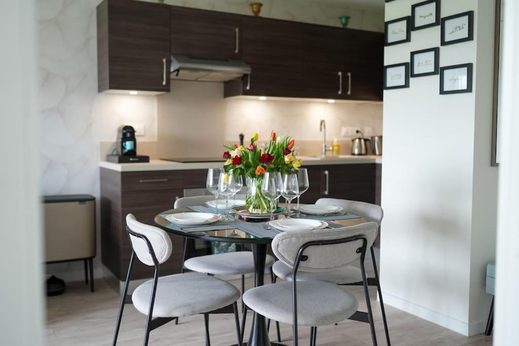 Le Saint Val 004, Appart. Neuf, Jardin, Parking Luaran gambar
